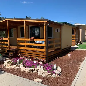 https://kamp-karla-bruno.hotelinzadar.com