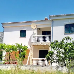 https://apartment-pepa-starigrad-paklenica.hotelinzadar.com